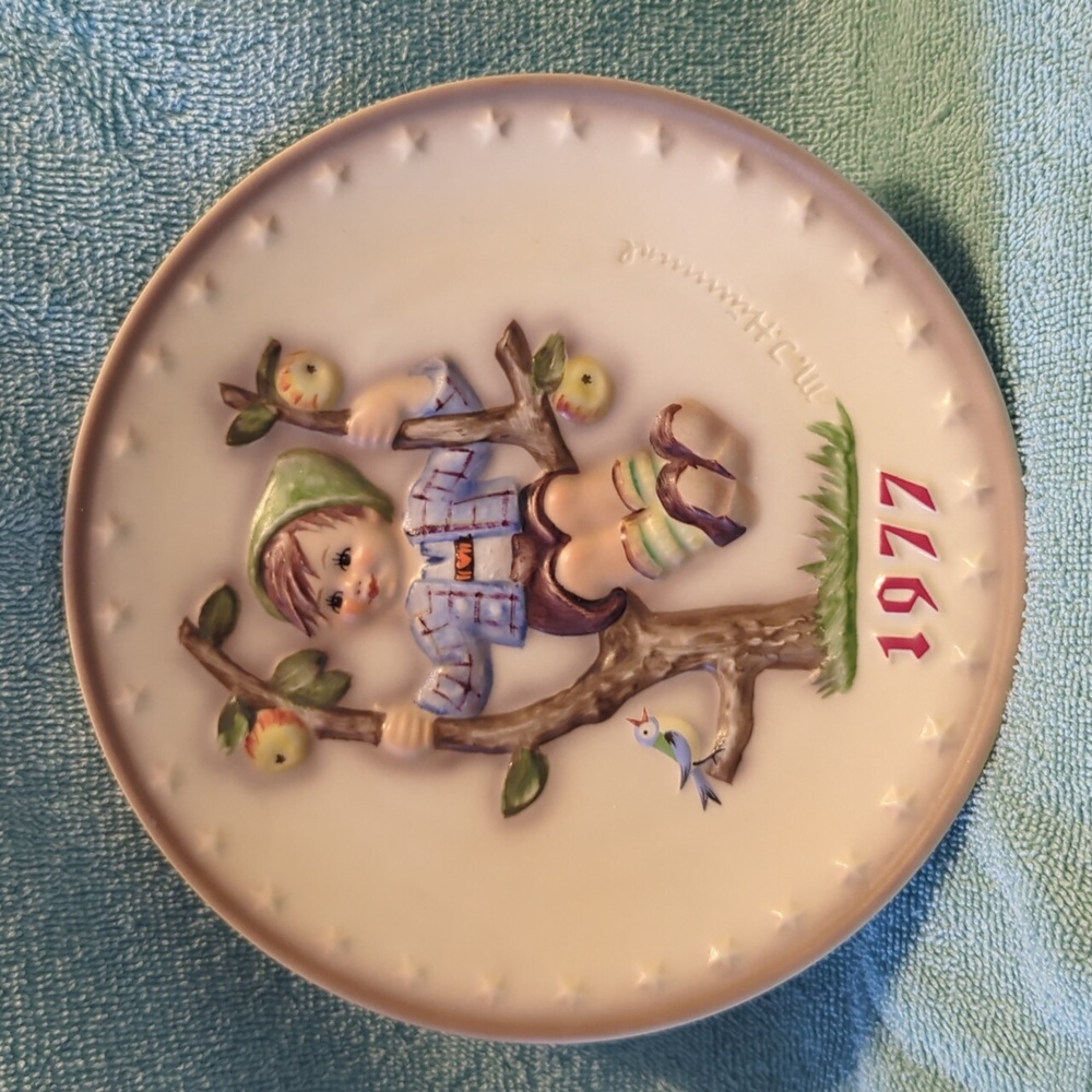 MJ Hummel plate